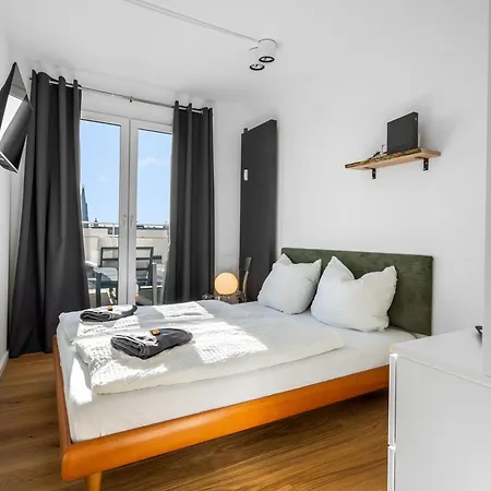 Exclusive Penthouse - Loft With Private Parking Overlooking Cathedral