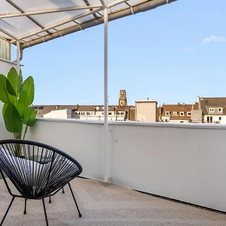 Lägenhet Exclusive Penthouse - Loft With Private Parking Overlooking Cathedral