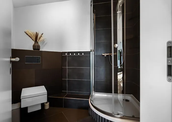 Exclusive Penthouse - Loft With Private Parking Overlooking Cathedral דירה קלן